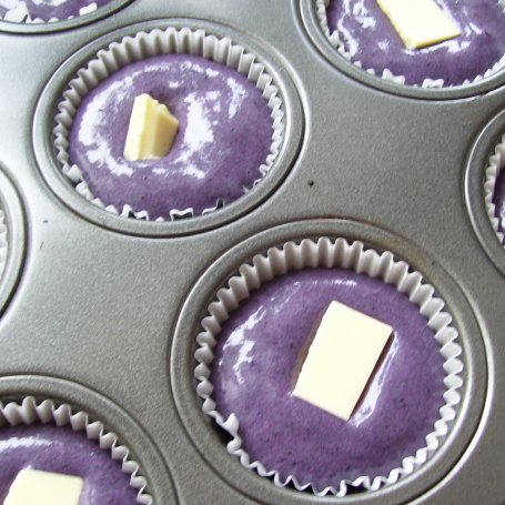 Krok 3 - Smerfne muffinki z białą czekoladą foto