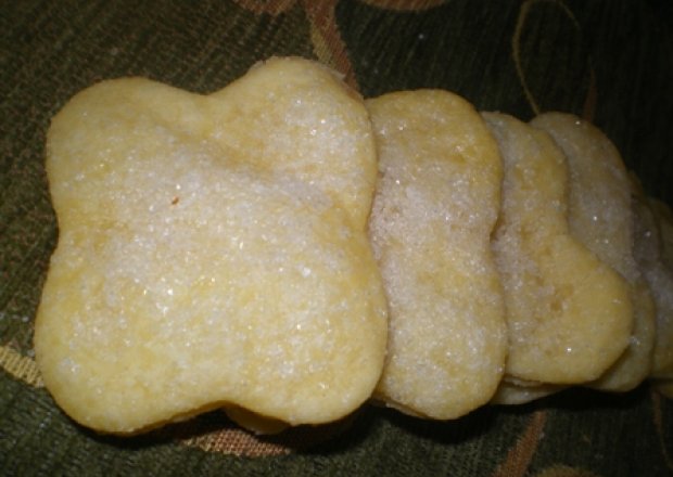 Fotografia przedstawiająca Śmietankowe ciasteczka z cukrem