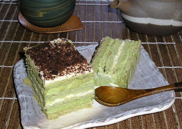 Fotografia przedstawiająca Śmietanowiec z zieloną herbatą