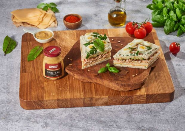 Fotografia przedstawiająca Smörgåstårta - tort kanapkowy z rybą, DS XXIII, odc. 23