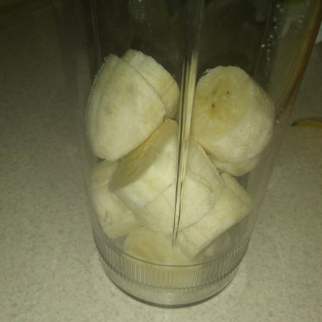 Krok 1 - Smoothi bananowo malinowe z nasionami chia foto