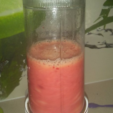 Krok 4 - Smoothi bananowo malinowe z nasionami chia foto