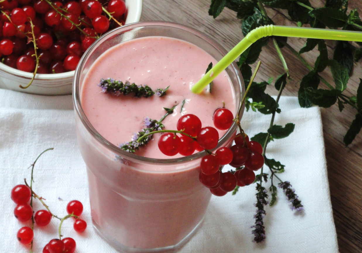 Smoothie malinowo-porzeczkowe z lodami foto