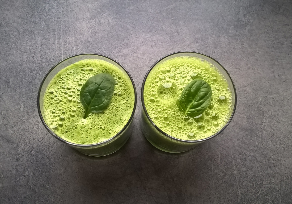 Smoothie szpinakowe z pomarańczą i gruszką foto