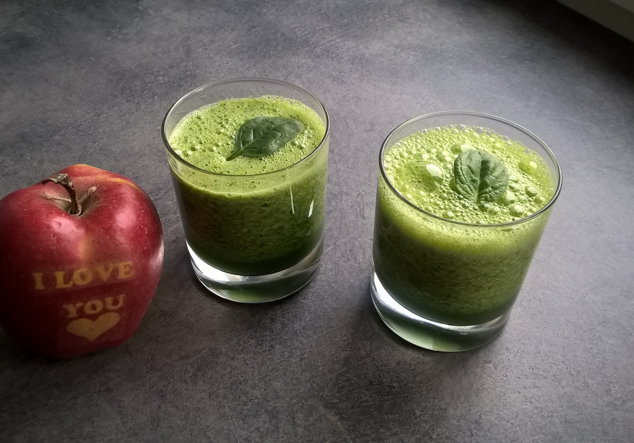 Smoothie szpinakowe z pomarańczą i gruszką foto