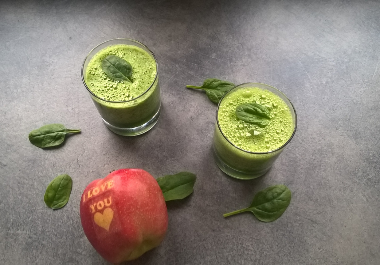 Smoothie szpinakowe z pomarańczą i gruszką foto