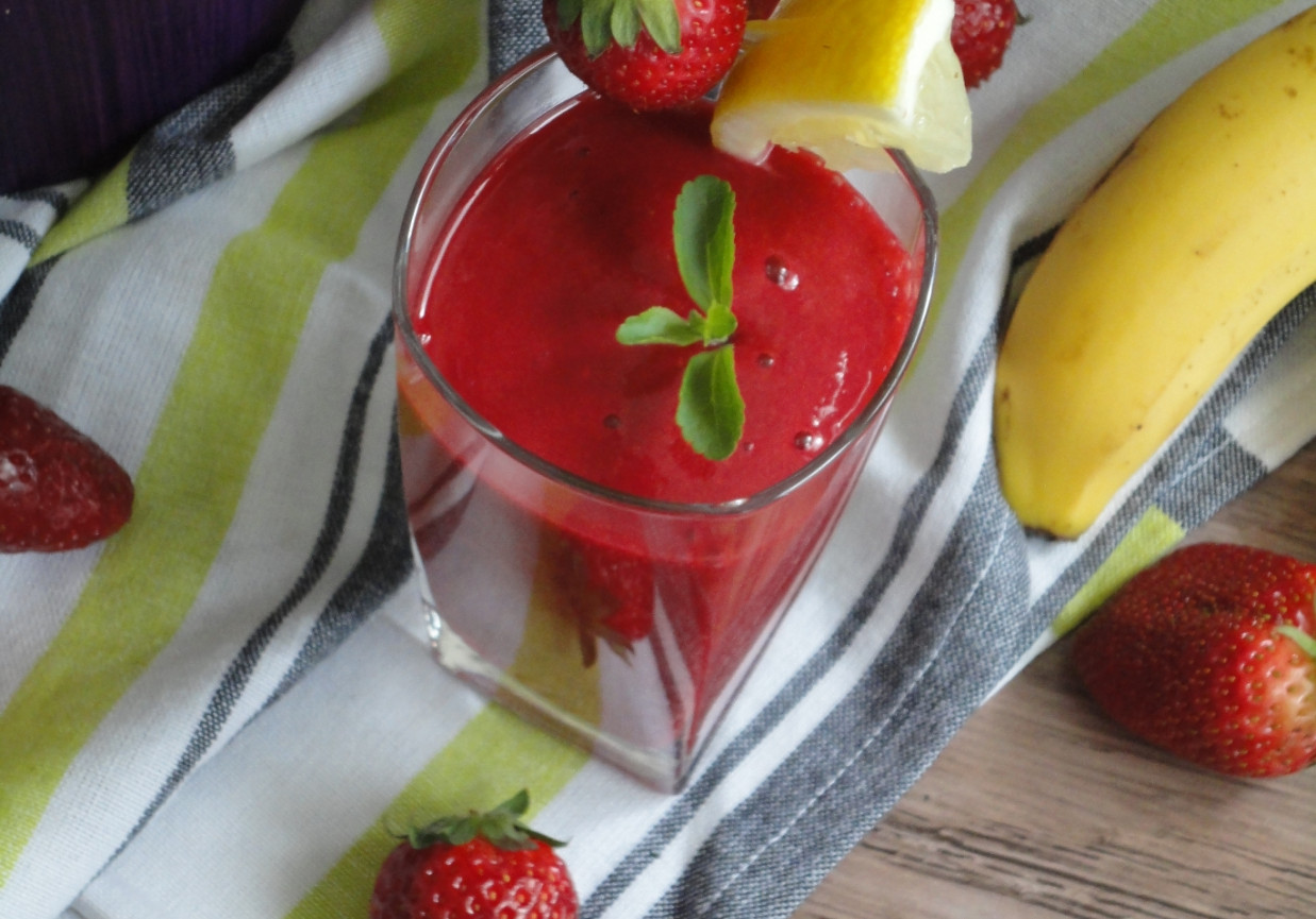 Smoothie truskawkowo-malinowe z imbirem foto