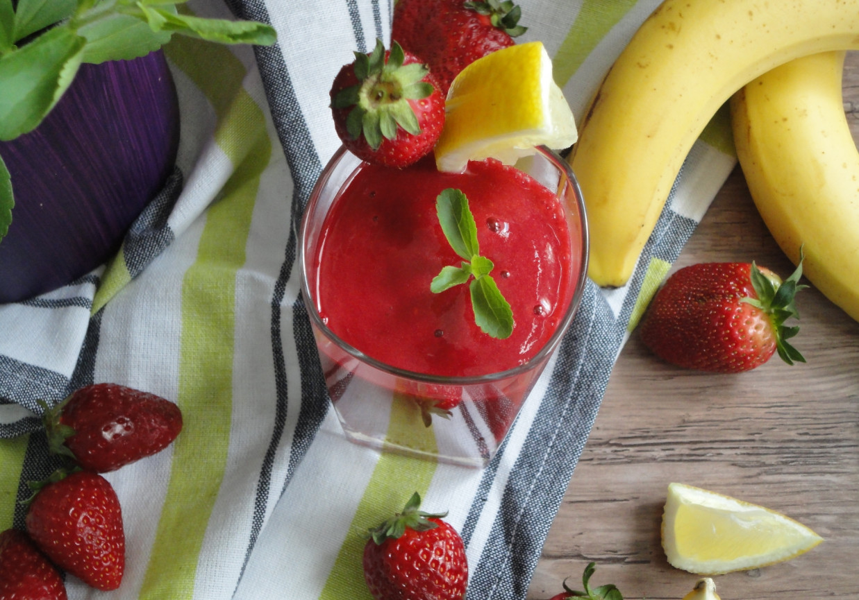 Smoothie truskawkowo-malinowe z imbirem foto