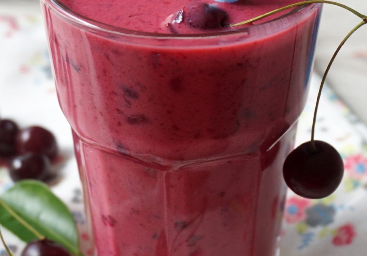 Smoothie truskawkowo-wiśniowe foto