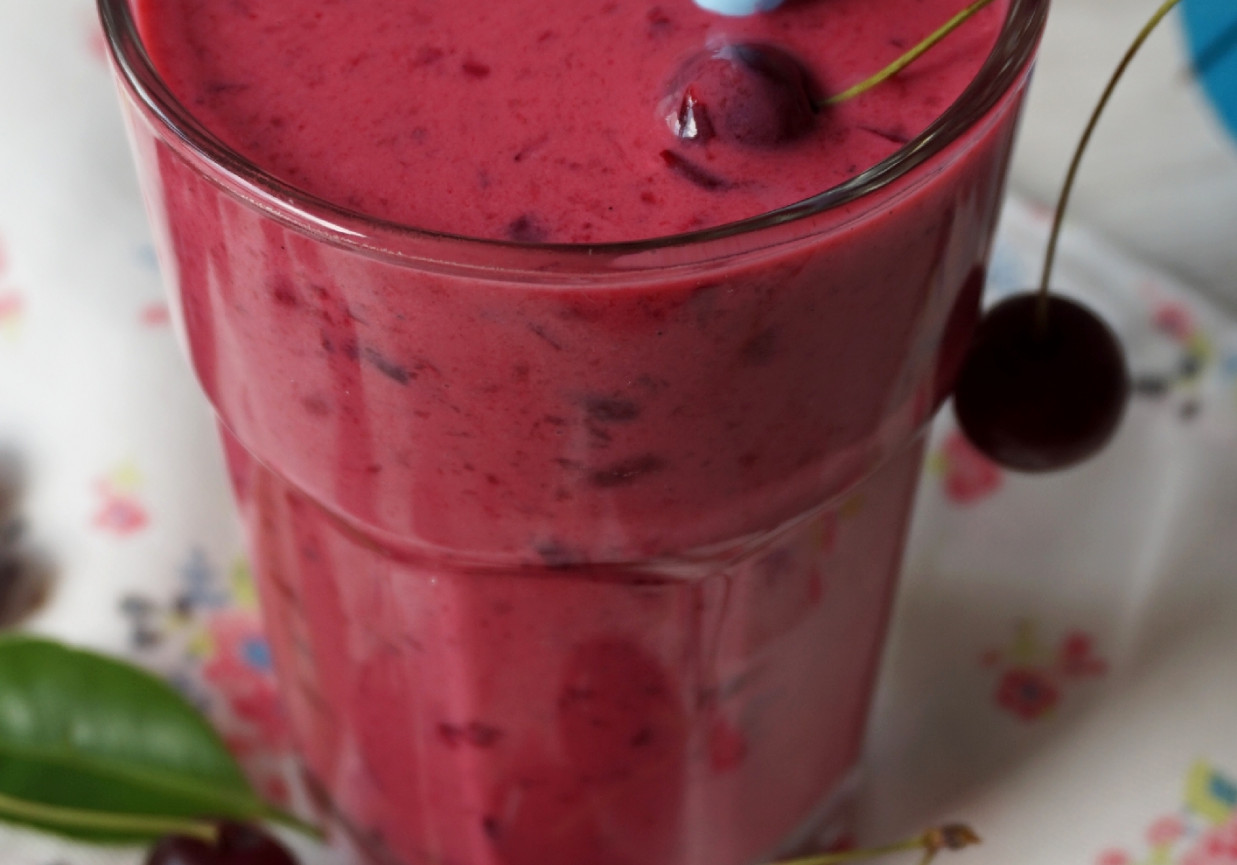 Smoothie truskawkowo-wiśniowe foto