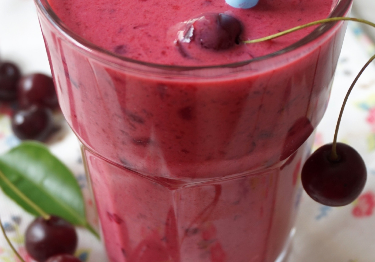 Smoothie truskawkowo-wiśniowe foto