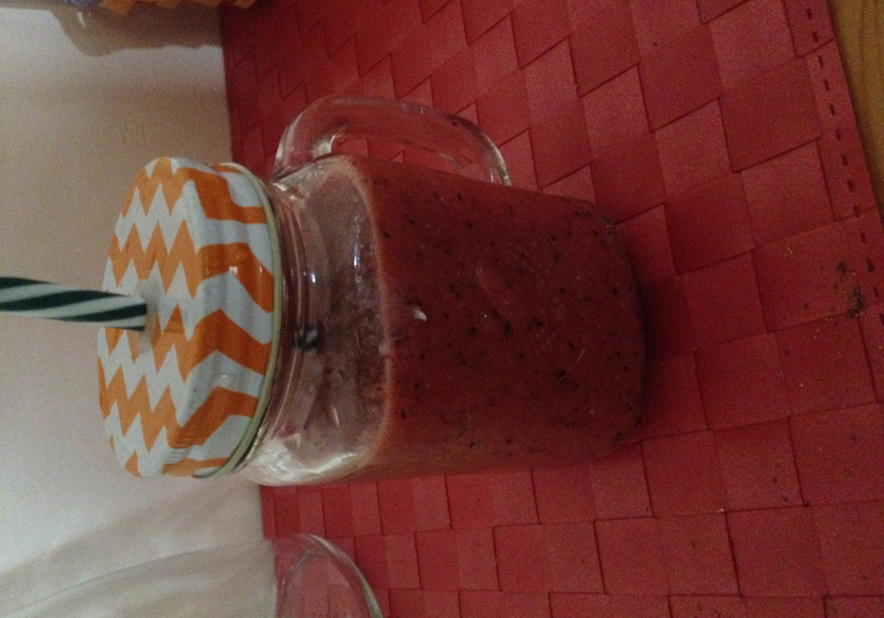 Smoothie z mrożonych owoców foto