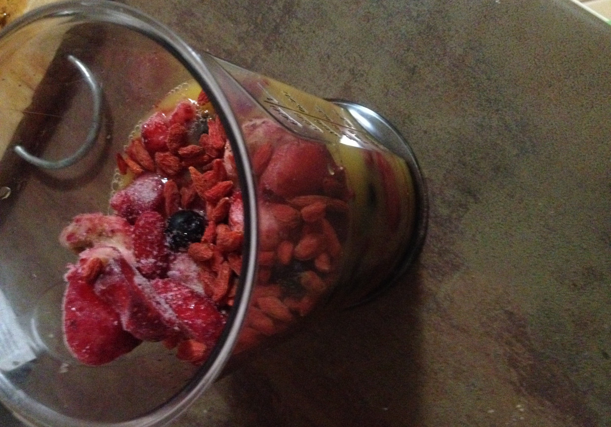 Smoothie z mrożonych owoców foto