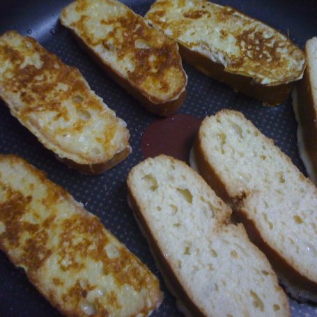 Krok 3 - Śniadaniowe tosty francuskie foto