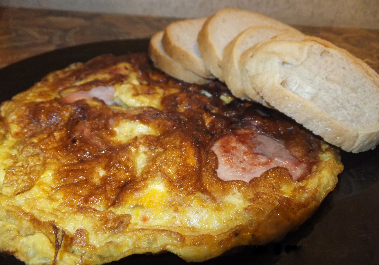 Śniadaniowy Omlet z szynką  foto