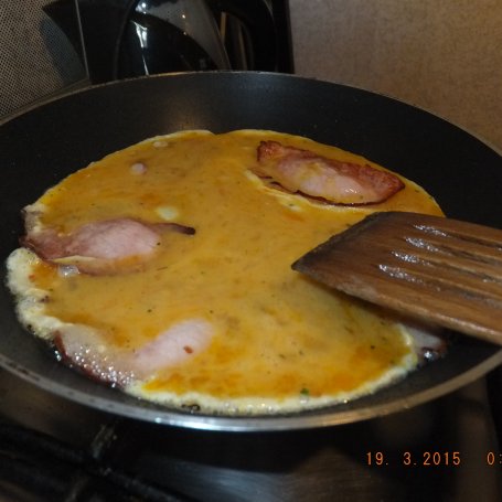Krok 5 - Śniadaniowy Omlet z szynką foto