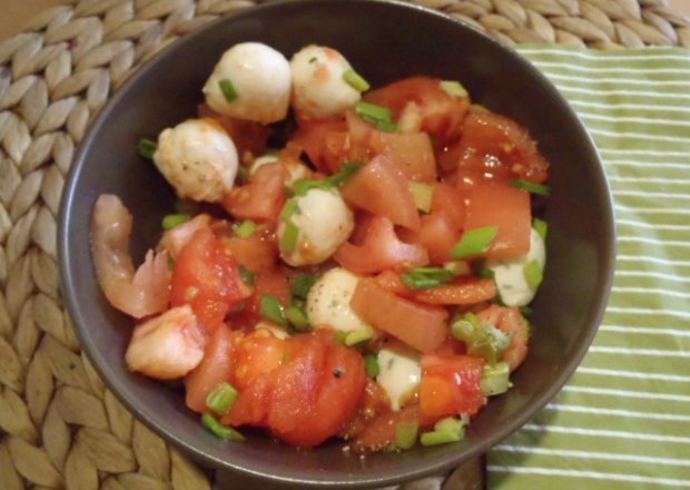 Fotografia przedstawiająca Śniadanko z pomidorami