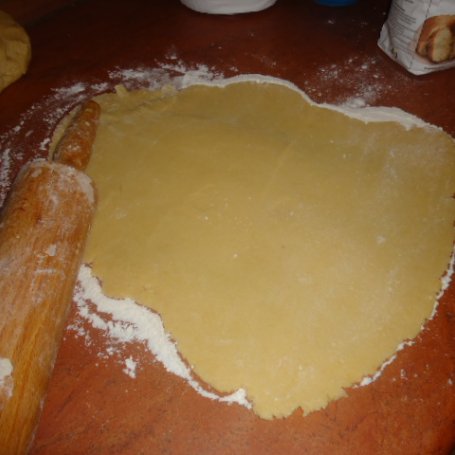 Krok 5 - Ciasto snikers z orzechami włoskimi foto