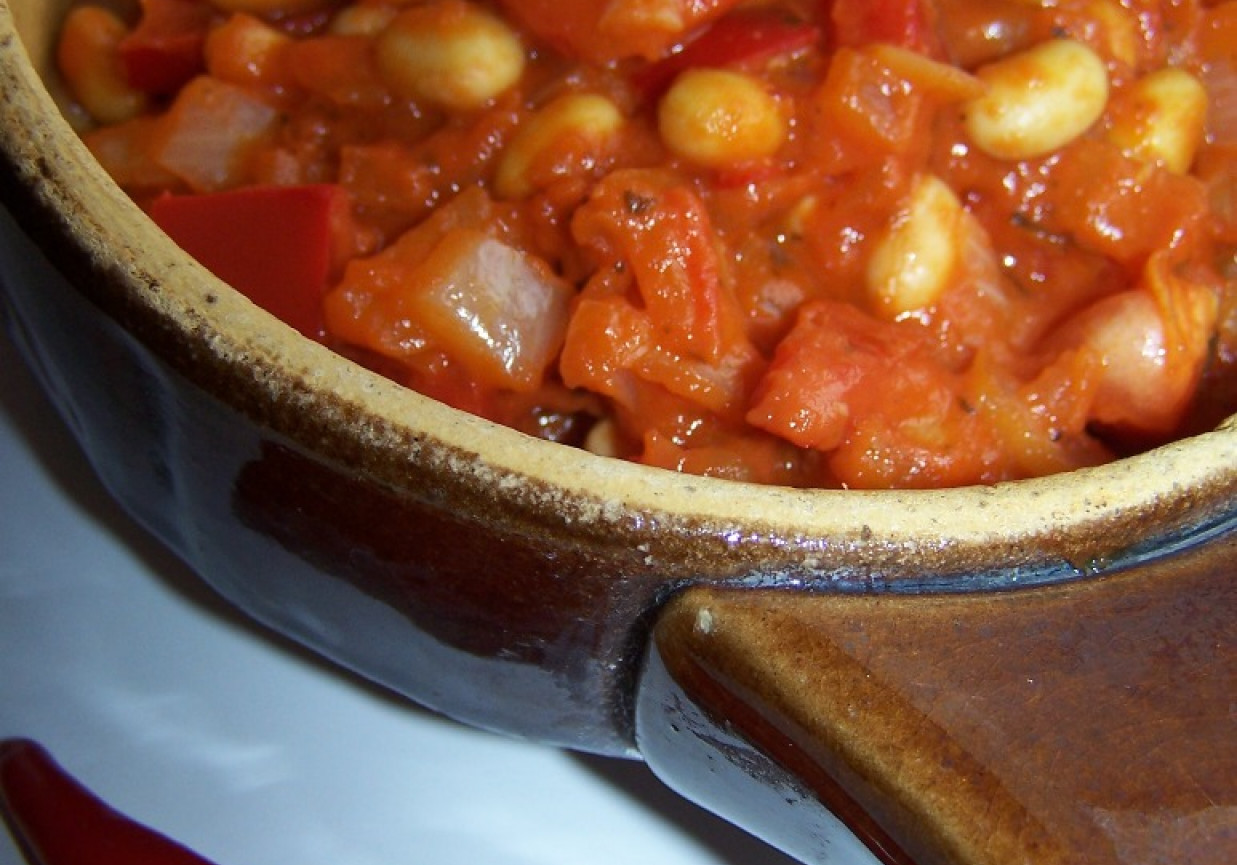 soja w pikantnym sosie pomidorowym foto