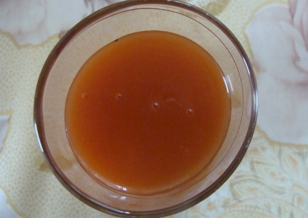 Fotografia przedstawiająca Sok marchwiowo-malinowo-gruszkowy