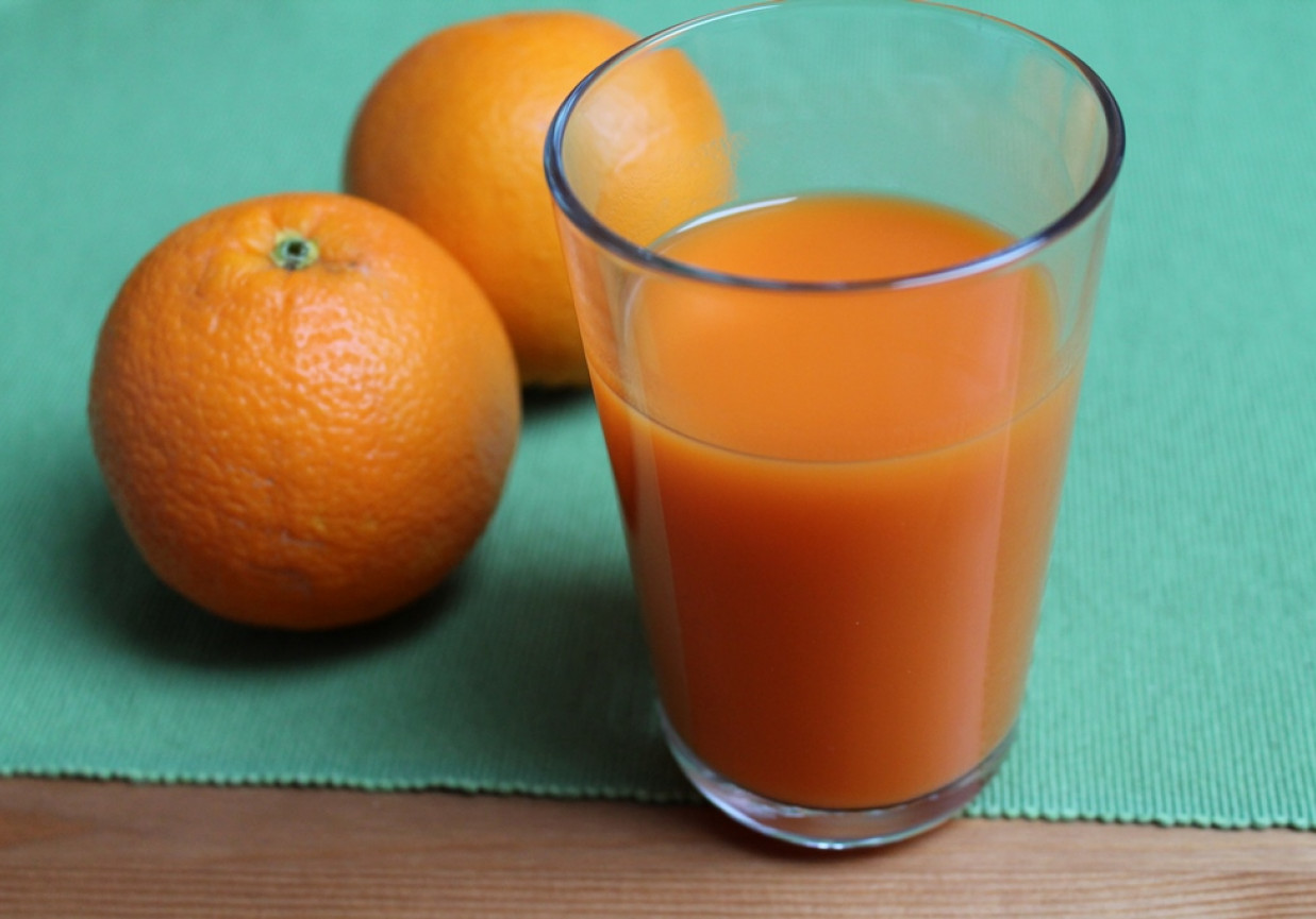 Sok pomarańczowo marchewkowy foto