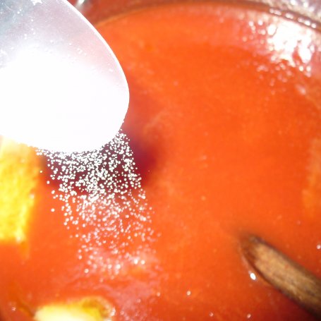 Krok 5 - Sok pomidorowy na zimę do słoików foto