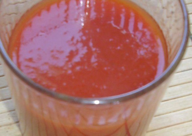 Fotografia przedstawiająca sok pomidorowy