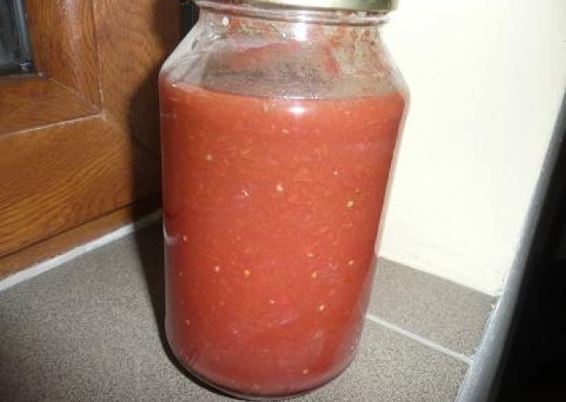 Fotografia przedstawiająca sok pomidorowy