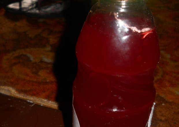 Fotografia przedstawiająca sok truskawkowy