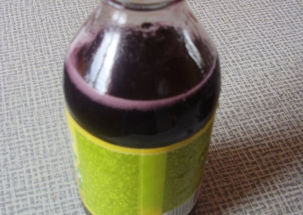Fotografia przedstawiająca sok z aronii