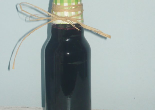 Fotografia przedstawiająca Sok z czarnego bzu