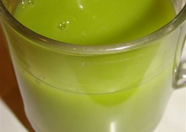 Fotografia przedstawiająca sok z kiwi