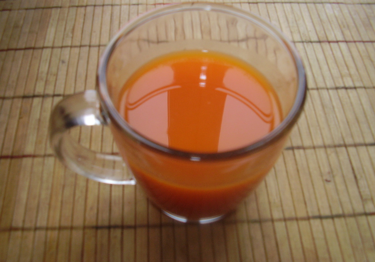 Sok z marchewki i pomarańczy foto