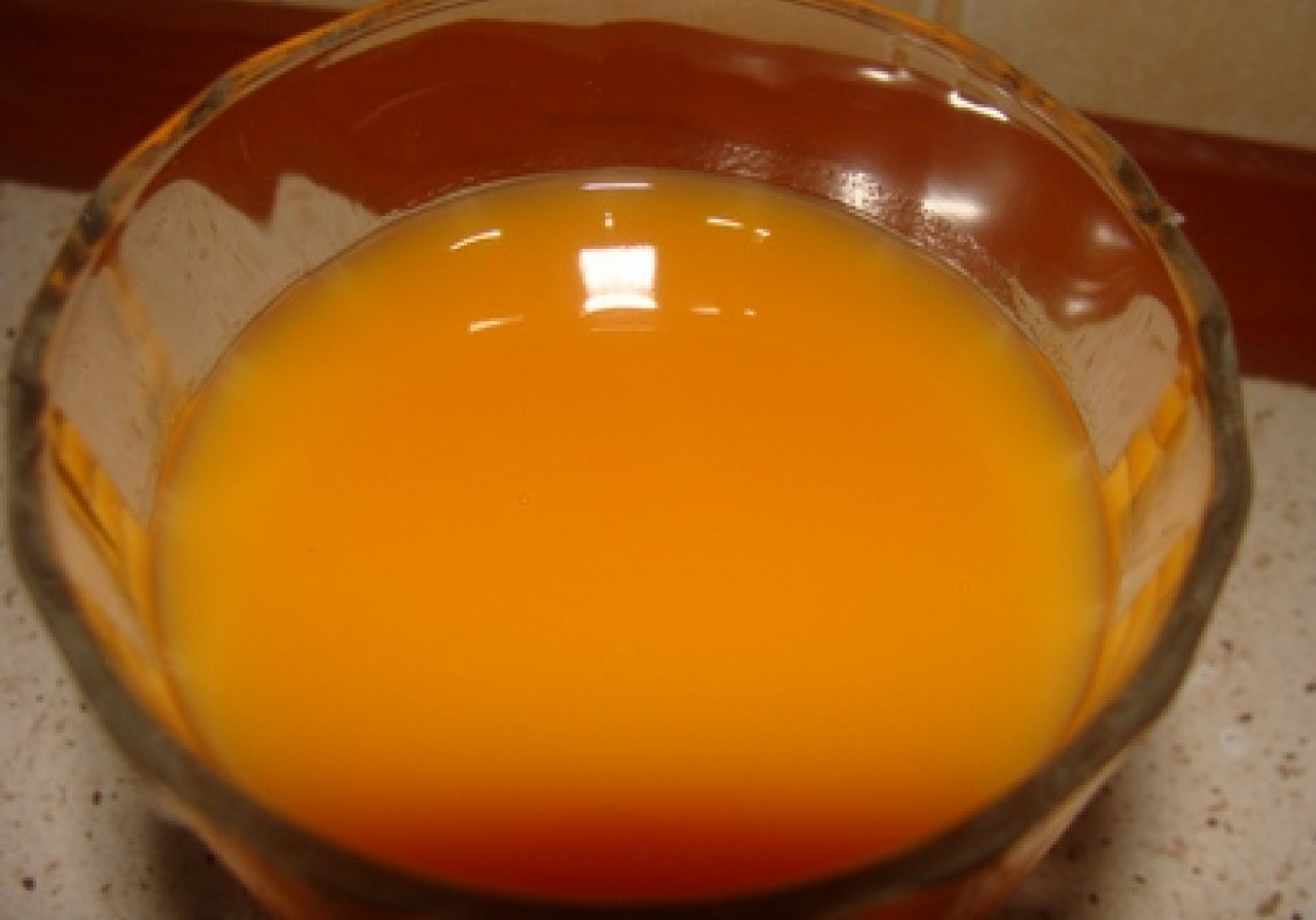 sok z marchwi i pomarańczy foto