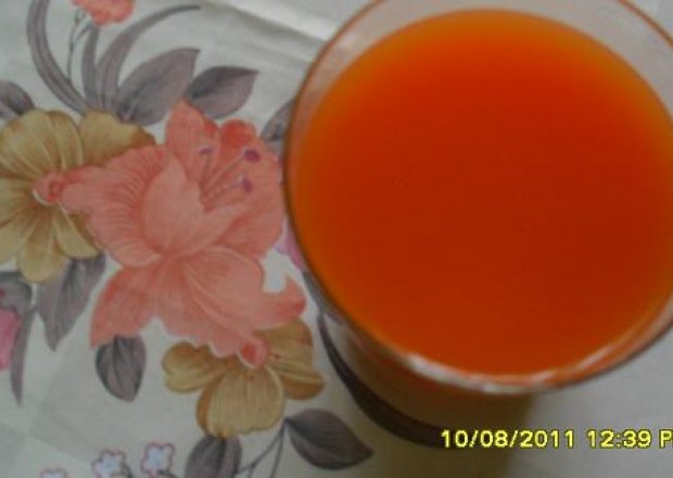Fotografia przedstawiająca Sok z marchwi i pomarańczy