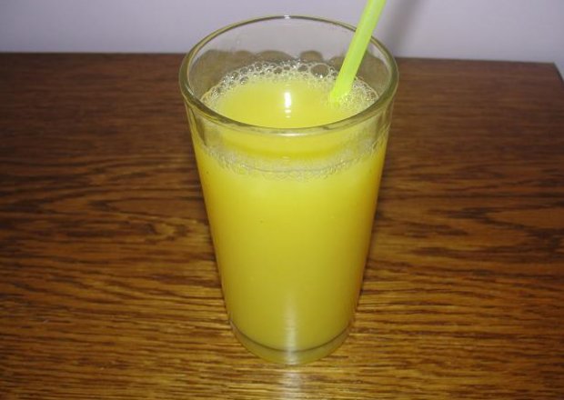 Fotografia przedstawiająca sok z pomarańczy