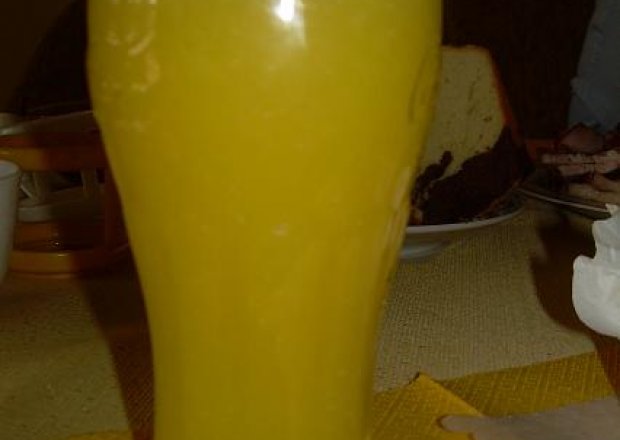 Fotografia przedstawiająca sok ze świeżych owoców