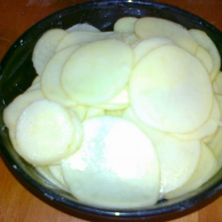 Krok 1 - Solone chipsy z młodych ziemniaków foto
