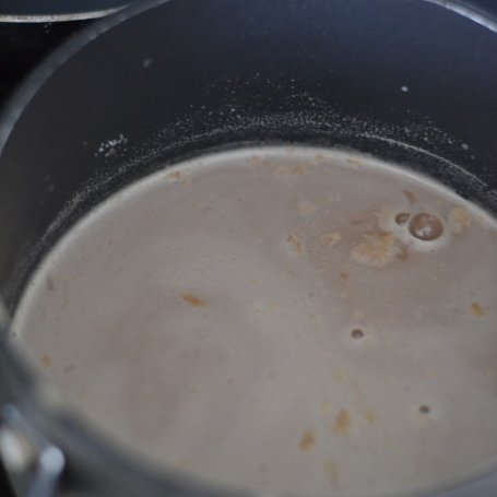 Krok 5 - SOLONE CIASTO KARMELOWE Z SEREM foto