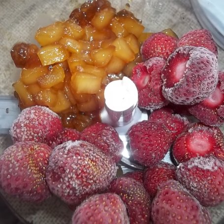 Krok 6 - Sorbet z truskawek i skarmelizowanej cukinii foto