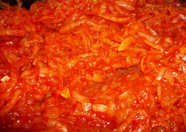 Fotografia przedstawiająca sos cebulowy