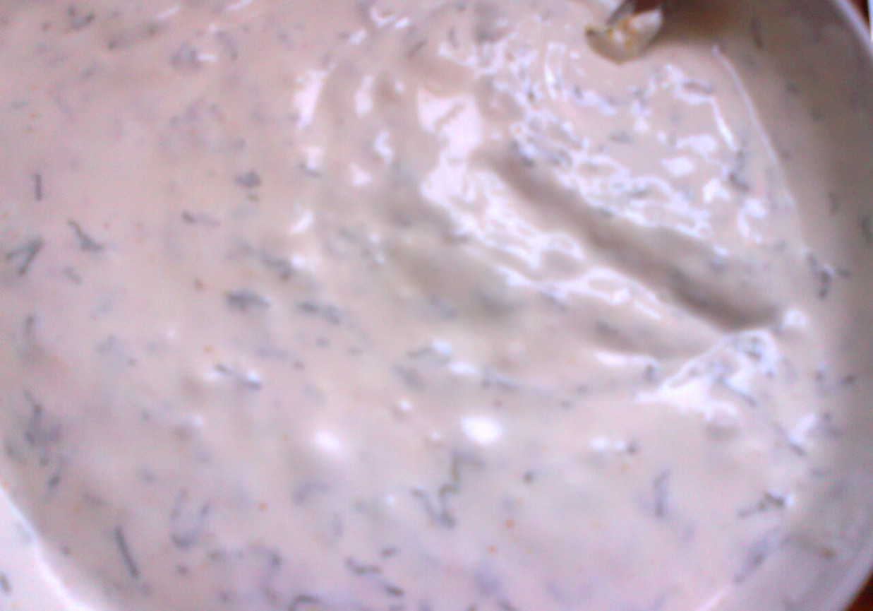 sos czosnkowo-koperkowy foto