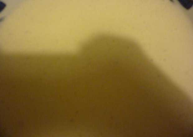 Fotografia przedstawiająca Sos czosnkowy do sałatek