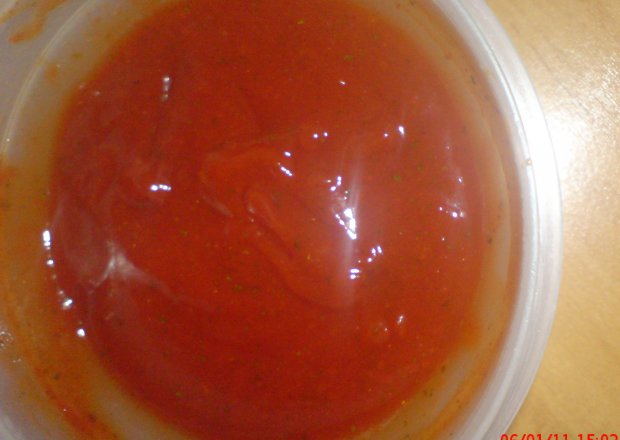 Fotografia przedstawiająca sos do nugetsów