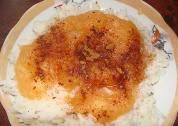 Fotografia przedstawiająca sos do ryżu