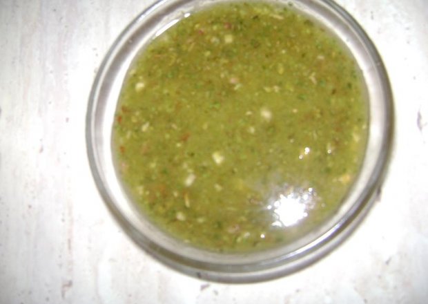 Fotografia przedstawiająca sos do sałatki