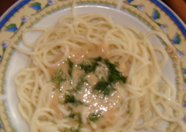 Fotografia przedstawiająca sos do spagetti z łososia