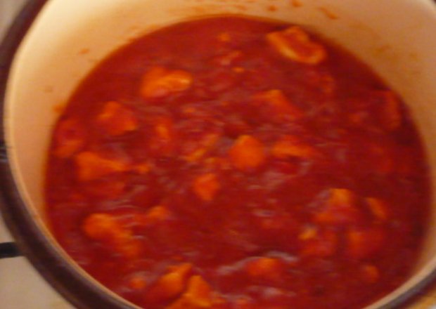 Fotografia przedstawiająca sos do spagetti
