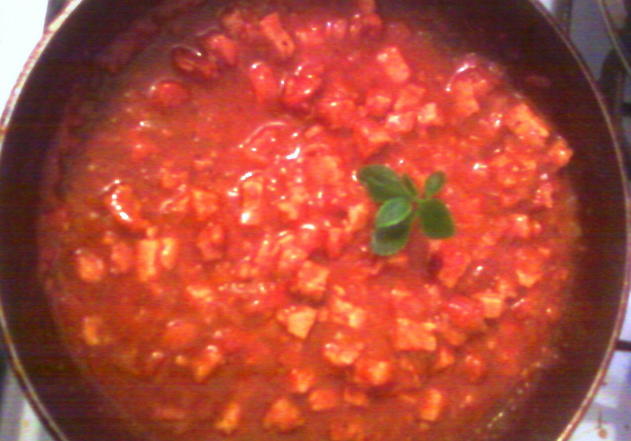 Sos do spaghetti z kotletem schabowym foto