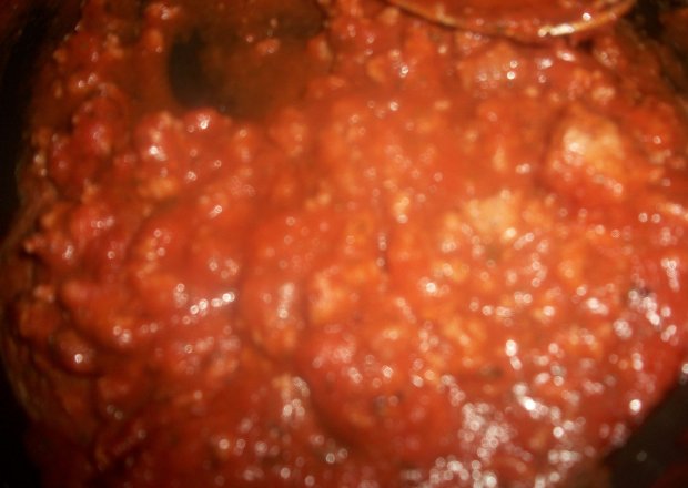 Fotografia przedstawiająca sos do spaghetti